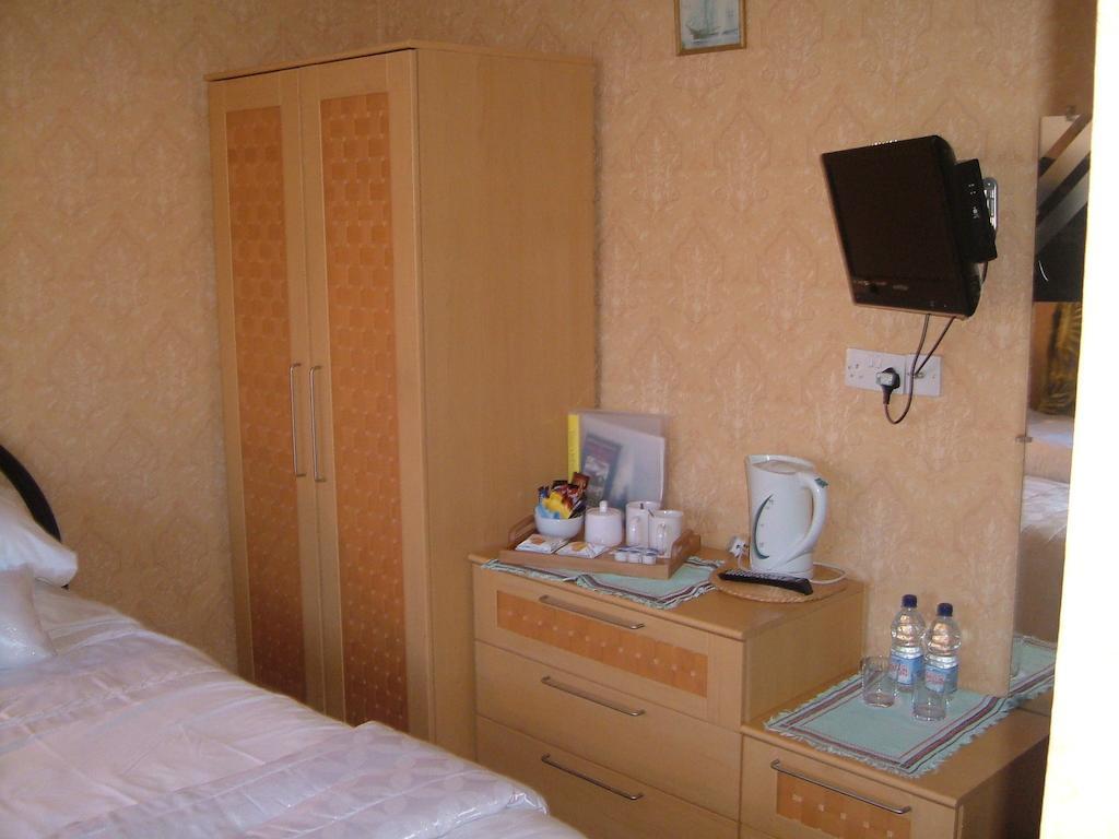 Tremains Guest House Bridgend  Cameră foto